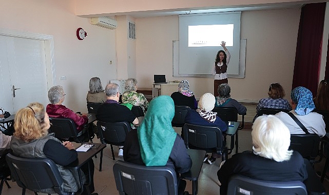 Konak Belediyesi Psikososyal Destek Merkezi, düzenlediği “Alzheimer, Demans ve Sağlıklı
