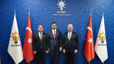 Menemen Belediye Başkanı Aydın Pehlivan, belediye meclis üyeleri ve AK