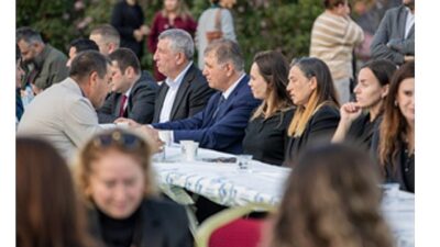İzmir Büyükşehir Belediye Başkanı Dr. Cemil Tugay ve eşi Öznur