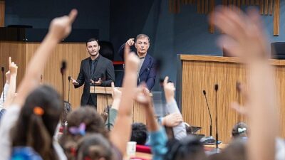 İzmir Büyükşehir Belediye Başkanı Dr. Cemil Tugay, İzmir Çocuk Meclisi’nin