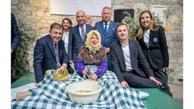 İzmir Büyükşehir Belediye Başkanı Dr. Cemil Tugay, İzmir Büyükşehir Belediyesi