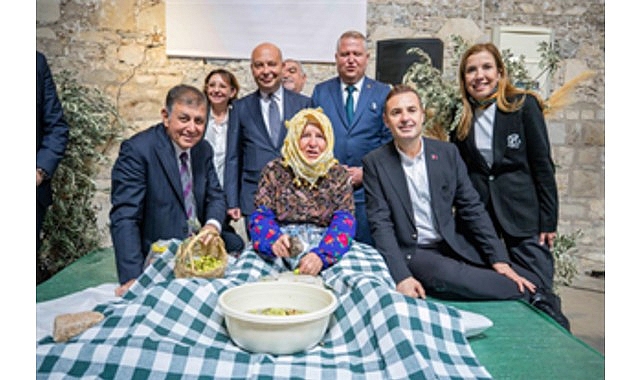 İzmir Büyükşehir Belediye Başkanı Dr. Cemil Tugay, İzmir Büyükşehir Belediyesi