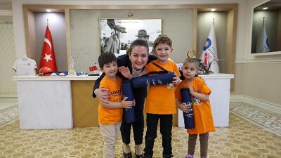 Antalya Büyükşehir Belediyesi Başkan Vekili Büşra Özdemir, Lösemili Çocuklar Farkındalık