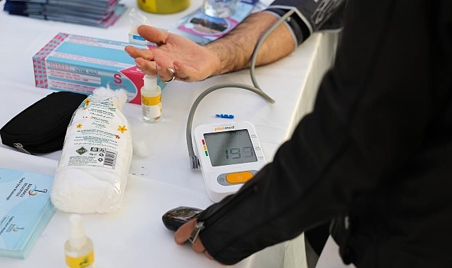 Bayraklı Belediyesi,  Dünya Diyabet Günü kapsamında, "Diyabet ve İyi Olmak"