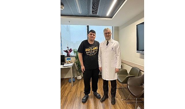 İstanbul Atlas Üniversitesi Tıp Fakültesi Hastanesi’nde, tik (Tourette sendromu) bozukluğu nedeniyle