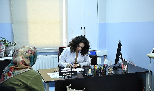 Beylikdüzü Belediyesi, ilçe halkının sağlıklı yaşam alışkanlıkları kazanması için diyetisyenler