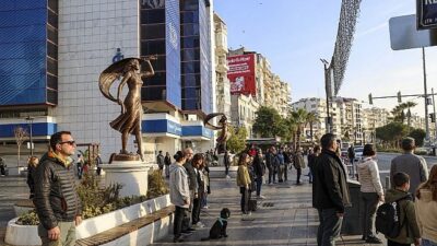 Karşıyakalılar, Ulu Önder Atatürk’ü, ebediyete intikalinin 87. yılında “Ata’ya Saygı