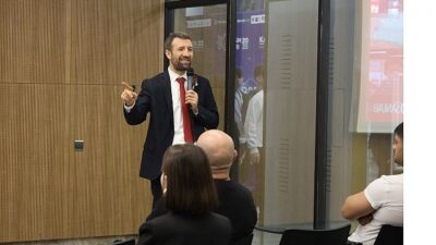 “Yapay Zekâ” temasıyla kapılarını açan Kocaeli Bilişim Fuarı, Büyükşehir Belediyesi’nin