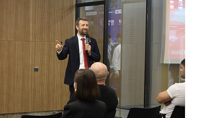 “Yapay Zekâ” temasıyla kapılarını açan Kocaeli Bilişim Fuarı, Büyükşehir Belediyesi’nin