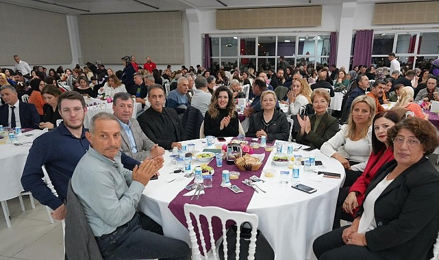 Burhaniye Belediyesi tarafından 24 Kasım Öğretmenler Günü için ilçe genelindeki