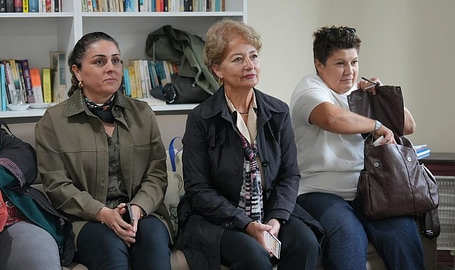 Burhaniye Belediyesi Kadın Danışma Merkezi’nde Etkileşimli İngilizce Atölyesi gerçekleştirildi.