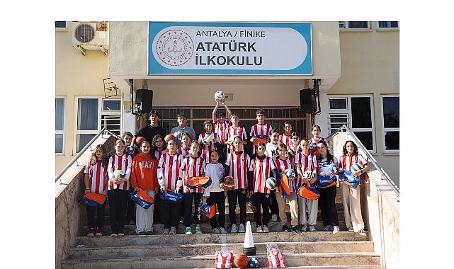 Antalya Büyükşehir Belediyesi, geleceğin teminatı çocukların sporla büyümesine katkı sağlamak