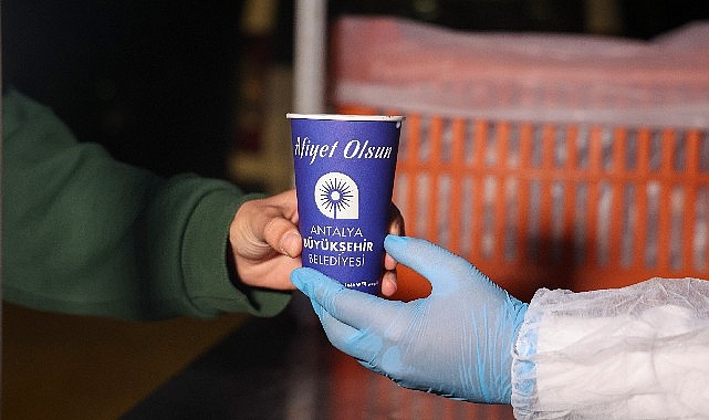 Antalya Büyükşehir Belediyesi, sınav haftası başlayan Akdeniz Üniversitesi öğrencilerine sıcak