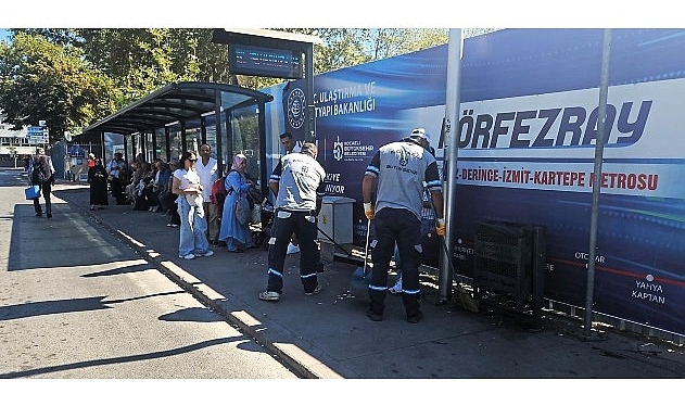 Kocaeli Büyükşehir Belediyesi, kent genelindeki toplu taşıma duraklarında düzenli olarak