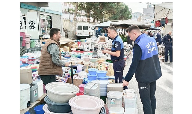 Canik Belediyesi, ilçede kurulan semt pazarlarında denetim ve kontrollerine aralıksız