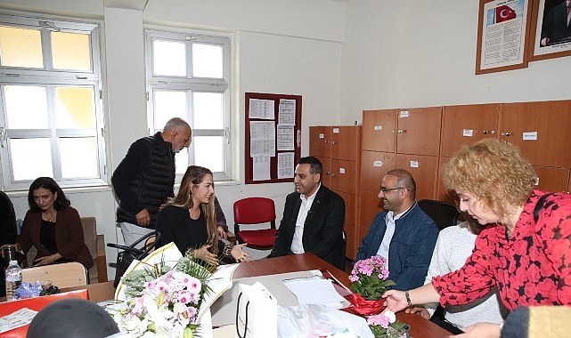 Çiğli Belediye Başkanı Onur Emrah Yıldız, 24 Kasım Öğretmenler Günü’nde