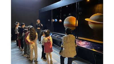 Çiğli Belediyesi, ara tatilde çocuklara unutulmaz bir deneyim yaşattı. Astronomi,