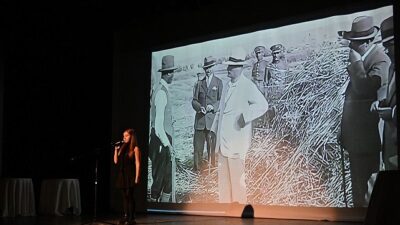 Manisa Büyükşehir Belediyesi Çocuk Kültür ve Sanat Merkezleri (ÇKSM) öğrencileri,
