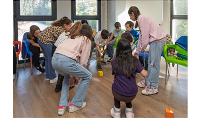 İzmir Büyükşehir Belediyesi tarafından hayata geçirilen Çocuk Meclisi, 2025-2026 dönemi komisyon toplantılarına