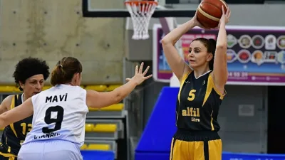 Lüleburgaz Belediyesi’nin düzenlediği Kadınlar Spor Turnuvası Cumhuriyet Kupası, final karşılaşmaları