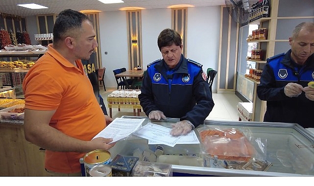 Çumra Belediyesi Zabıta Müdürlüğü ekipleri, ilçe genelinde faaliyet gösteren pastane