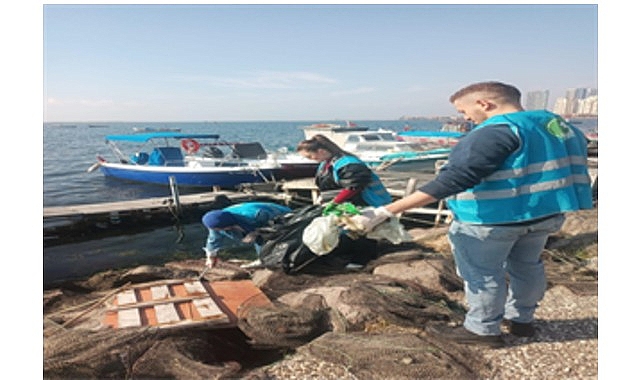 DenizTemiz Derneği, Koç Şirketler Grubu gönüllüleri ve İzmir Doğa Severler