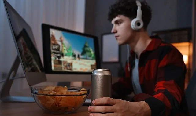 İzmir’de 16 yaşındaki bir gencin enerji içeceğini alkolle karıştırarak yaşamını