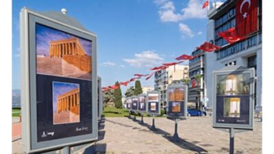 İzmir Büyükşehir Belediyesi’nin destek verdiği gazeteci ve haber sunucusu Korcan