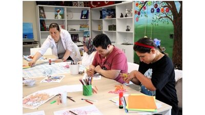 Kocaeli Büyükşehir Belediyesi bünyesinde hizmet veren Gonca Engelsiz Yaşam Merkezi,