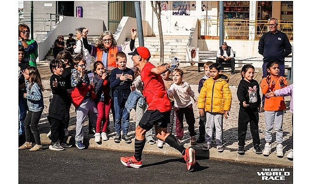 Türkiye çağdaş sanatının uluslararası alanda tanınan ismi Halil Altındere, daha