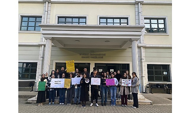 Uludağ Üniversitesi Asım Kocabıyık Yerleşkesi’nde faaliyet gösteren Tiyatro Topluluğu, Model