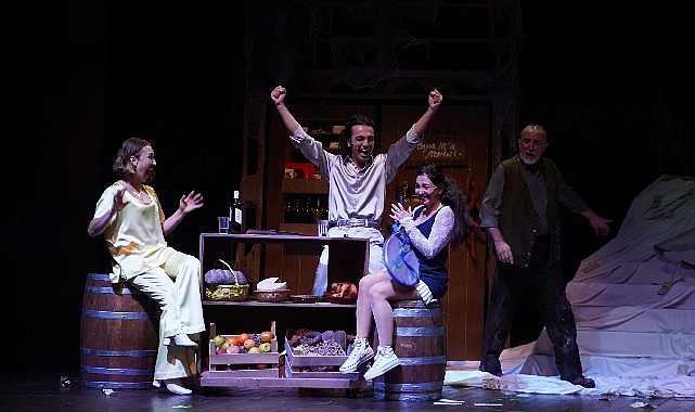 İstanbul Büyükşehir Belediyesi Şehir Tiyatroları, tiyatro sezonunun yeni haftasında 14