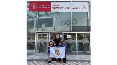 İnegöl Belediye Spor Kulübü yüzme branşı sporcuları, Kayseri’de düzenlenen Atatürk’ü