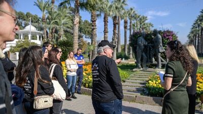 İzmir Büyükşehir Belediyesi, yerel demokrasinin güçlendirilmesi yönündeki adımlardan biri olarak
