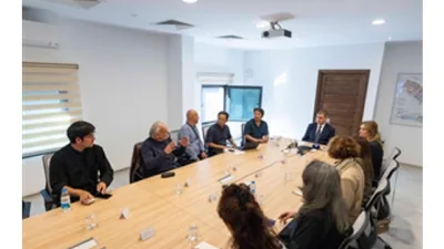 İzmir Büyükşehir Belediye Başkanı Dr. Cemil Tugay, kıyı temizliği ile