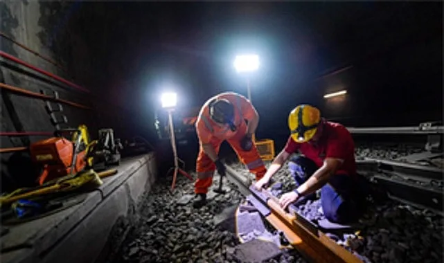 İzmir’de kent içi ulaşımın önemli hatlarından biri olan metro hattında,