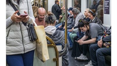 İzmir Büyükşehir Belediyesi, İzmir Metrosu’nda kesintisiz iletişim dönemini başlattı.  Metroyu