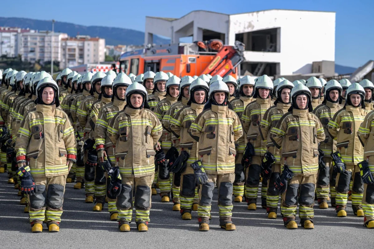İzmir Büyükşehir Belediye Başkanı Dr. Cemil Tugay, yoğun eğitim sürecini