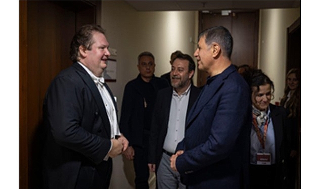 İzmir Büyükşehir Belediyesi’nin destekleriyle sanatsal yolculuğunu ulusal ve uluslararası arenada