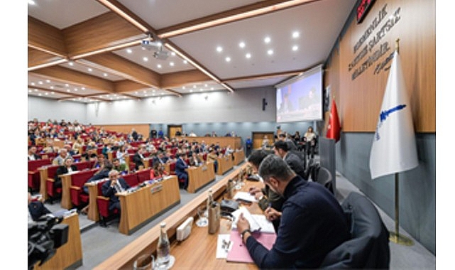 İzmir Büyükşehir Belediyesi Meclis toplantısında vapur iskelelerinin durumu ile ilgili