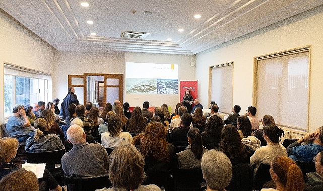 İzmir Büyükşehir Belediyesi’nin öncülüğünde Şato binasının Güzel İzmir Hareketi Etkinlik