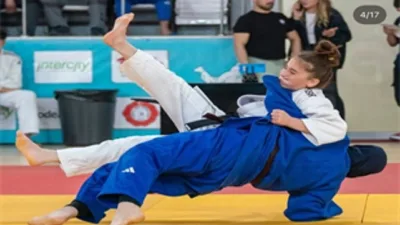 İzmir Büyükşehir Belediyesi Spor Kulübü Judo Takımı, genç sporcularıyla elde