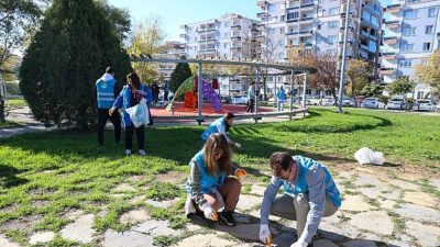 Buca Belediyesi ile İzmir Doğaseverler gönüllüleri Efeler Mahallesi’ndeki Yörük Ali