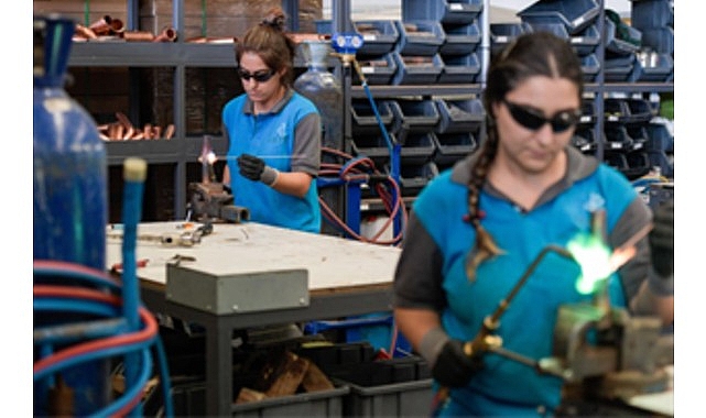 İzmir Büyükşehir Belediyesi Kadın Çalışmaları Şube Müdürlüğü, kadınların kentte karşılaştığı