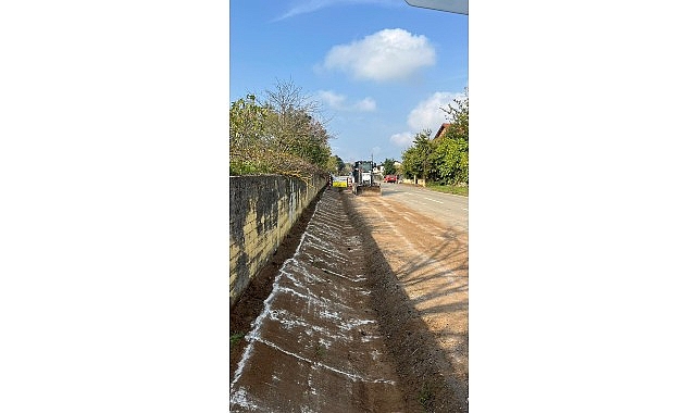 Kocaeli Büyükşehir Belediyesi, Kandıra ilçesinde yağmur suyu tahliye kanallarında temizlik