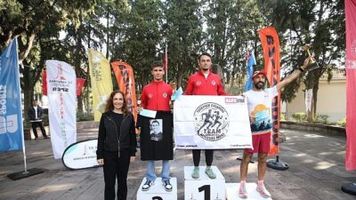 Karşıyaka Belediyesi’nin geleneksel hale getirdiği “Ata’dan Ana’ya Saygı Koşusu”, 31’inci