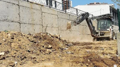 Karşıyaka Belediyesi, Ekim ayı boyunca ilçenin farklı noktalarında yol bakım,