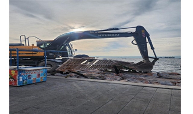 İzmir Büyükşehir Belediyesi, Karşıyaka sahilinde Kıyı ve İmar Kanunu’na aykırı