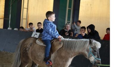 Kartepe Belediyesi Atlı Binicilik Kulübü, ara tatil boyunca yoğun ilgi