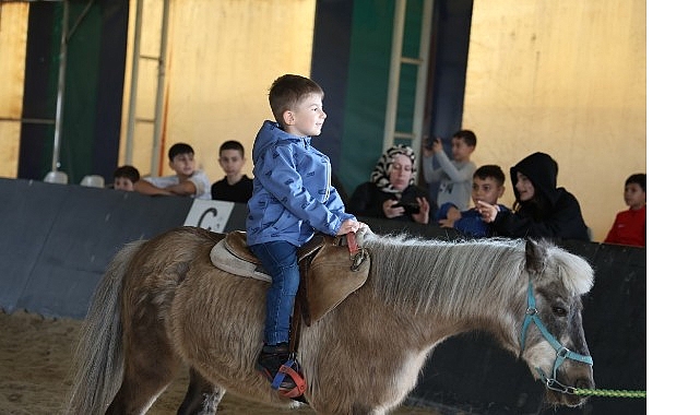 Kartepe Belediyesi Atlı Binicilik Kulübü, ara tatil boyunca yoğun ilgi